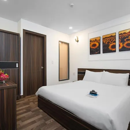 Aoa Danang Beach Hotel Da Nang Exterior photo